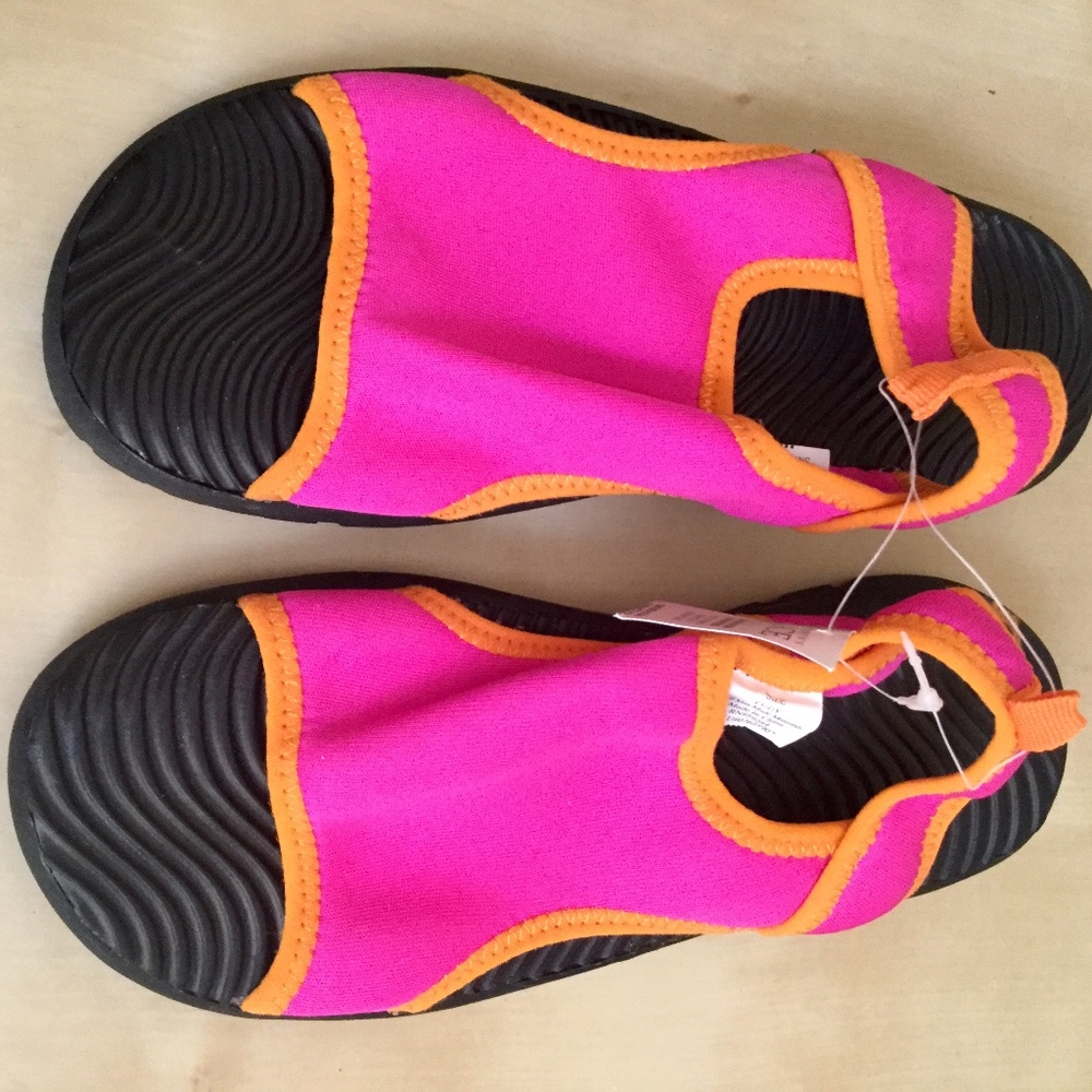 Girl's sandals